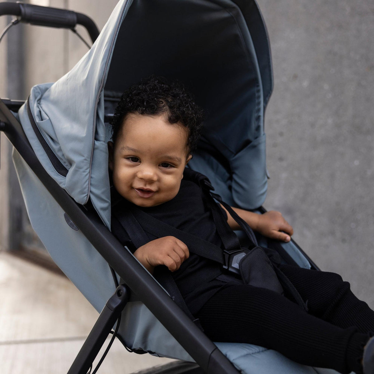 Urban Glide 3 Stroller w/ Magnetic Buckle