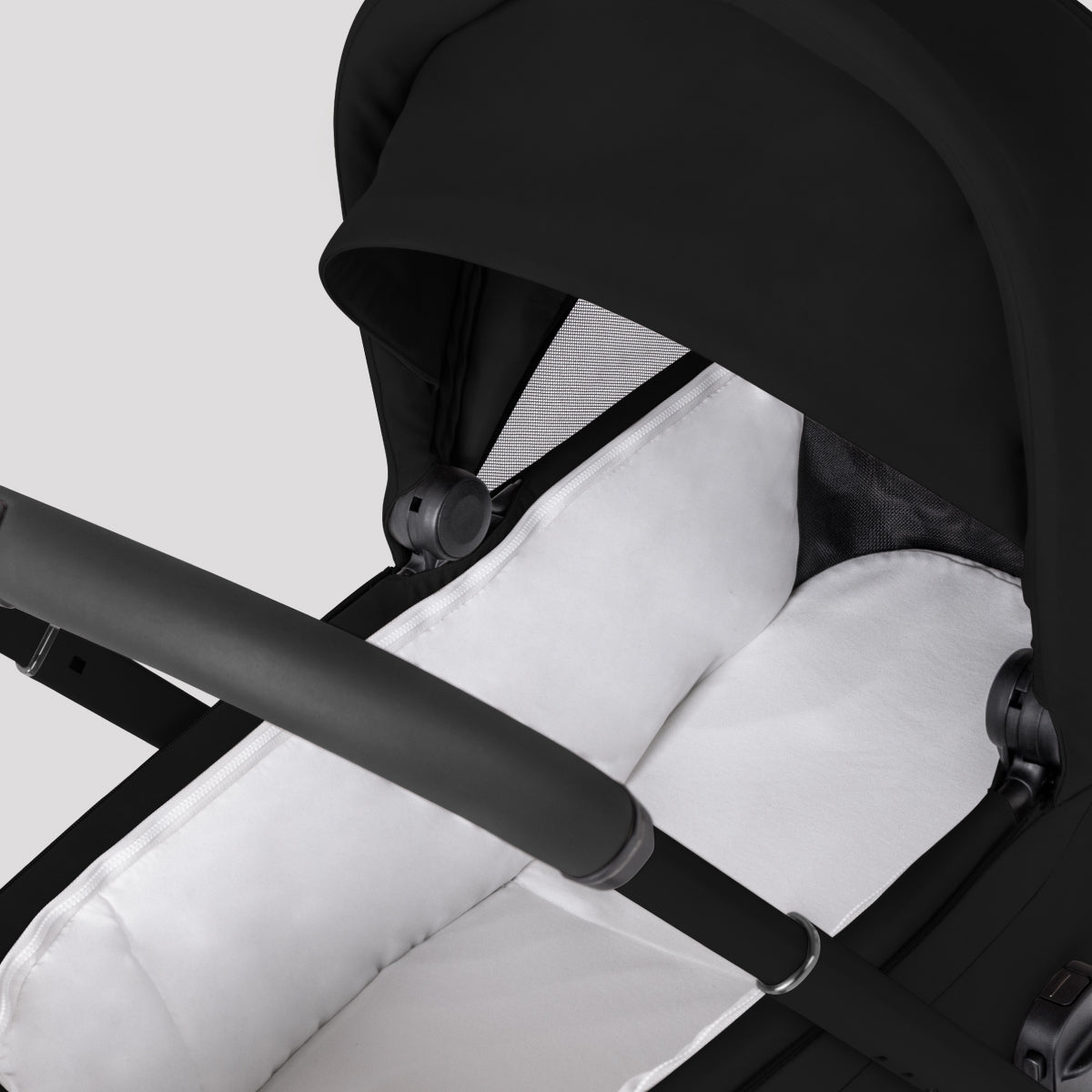 Breez Compact Bassinet