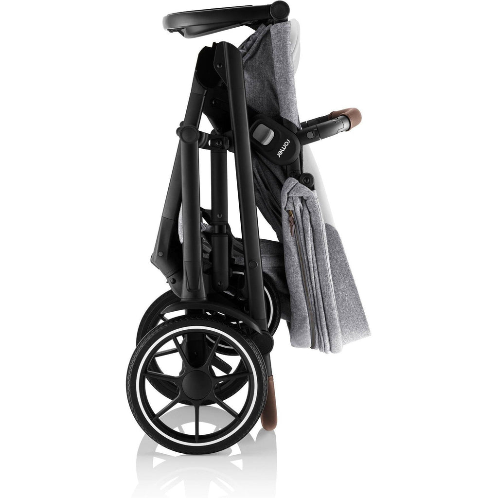 Tura Stroller